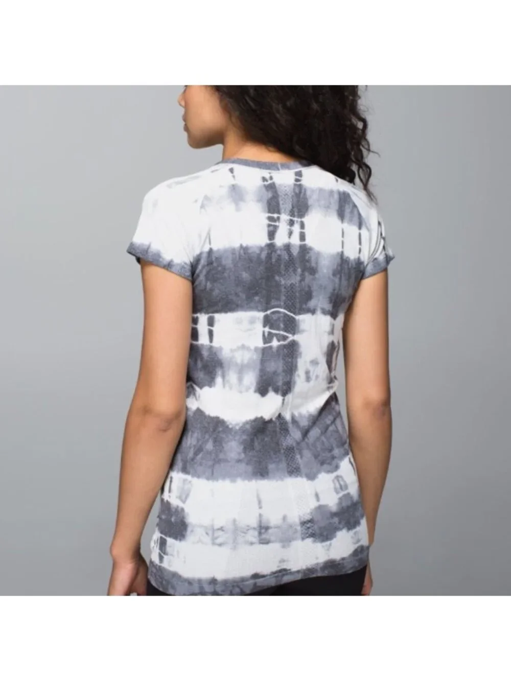 Lululemon Run: Swiftly Tech Short Sleeve Scoop *Tie Dye Heathered Black